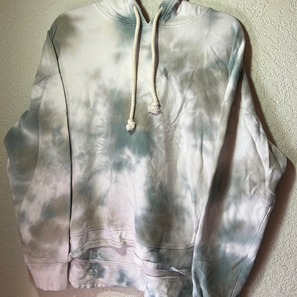 Women’s Tie Dye Sweatshirt